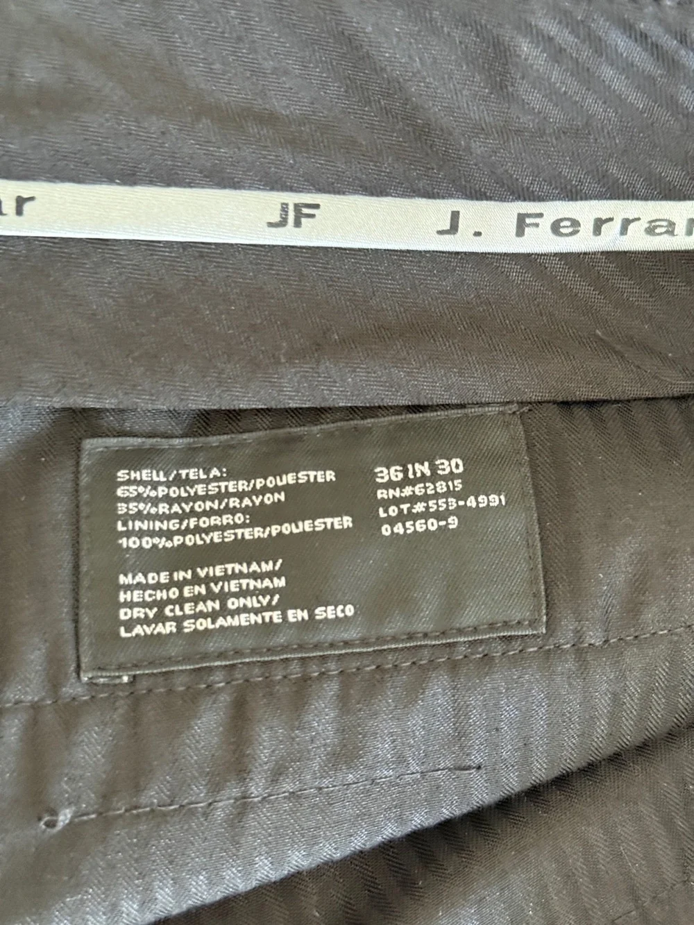 J. Ferrar Modern Fit Men’s 2-Piece Suit 42R Charcoal Black Tonal Stripe